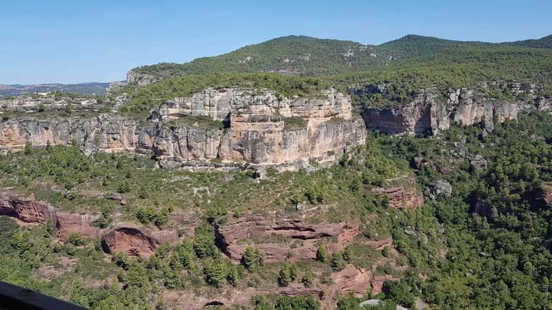 Salou: Siurana Medieval Village Guided Tour w/ Hotel Pickup - Guide quality and the small-group feel