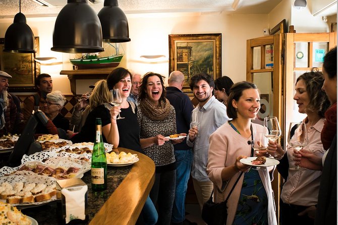 San Sebastian Evening Pintxo Tour with Wine - Five or six bars, with the route doing the work