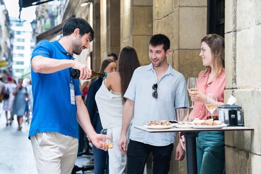 San Sebastian Food Tour: Pintxo Tasting Paired with Wines - Why pintxos are the right way to meet San Sebastian