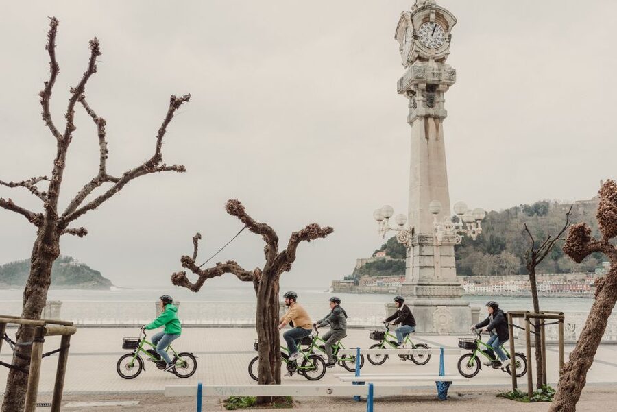 San Sebastian: Guided E-Bike Tour - Miramar Palace and the coastal road toward Mount Igeldo