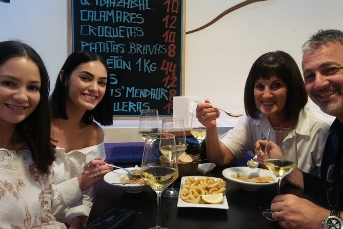 San Sebastian Pintxos Tour for Gourmets in the Old Town - Parte Vieja, the heart of the evening