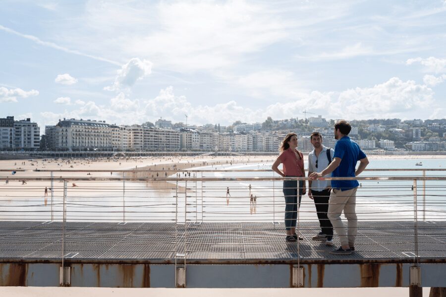San Sebastian: Walking Tour with Pintxo and Drink - Hotel Maria Cristina and the Victoria Eugenia Theatre