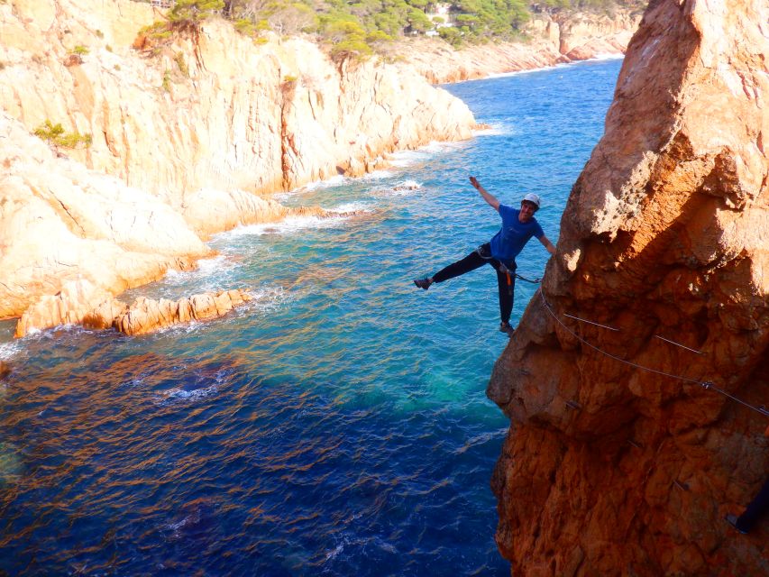 Sant Feliu de Guixols: Climb Via Ferrata Cala del Molí - Getting fitted and learning the basics