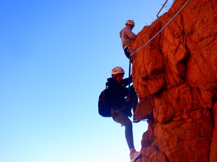 Sant Feliu de Guixols: Climb Via Ferrata Cala del Molí - Guides who keep the climb controlled