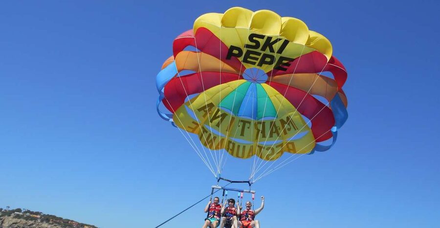 Santa Eulària des Riu: Parasailing Boat Cruise with Drinks - Taking off from Port de Santa Eulària