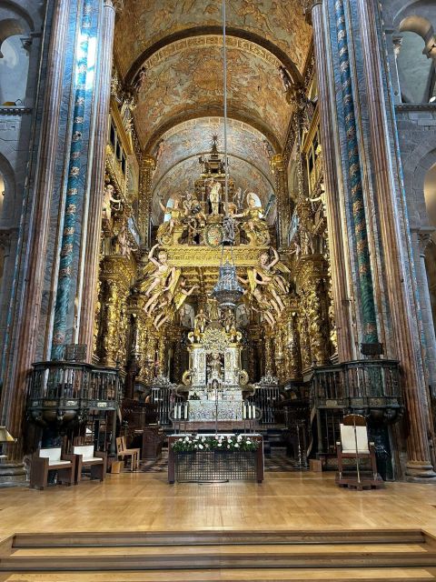 Santiago de Compostela: Cathedral, Museum, and Old Town Tour - Timing, pace, and practical comfort
