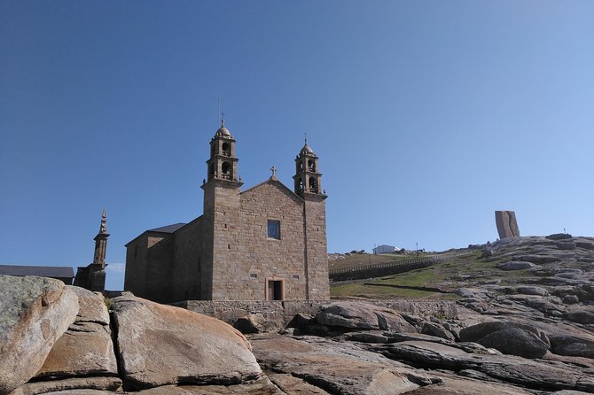 Santiago de Compostela: Finisterre, Muxía & Costa da Morte - Ézaro waterfall, where the river meets the sea