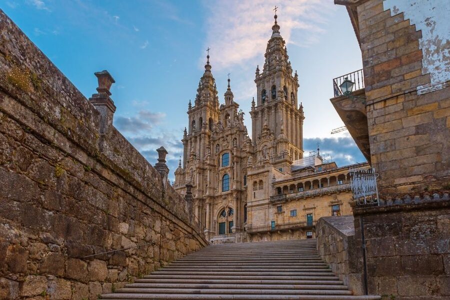 Santiago de Compostela Full-Day Tour From Porto - Guides, group size, and the feel of the day