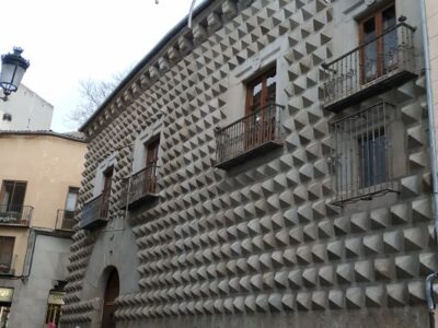 Guided Walking Tour with Cathedral & Alcázar Entry