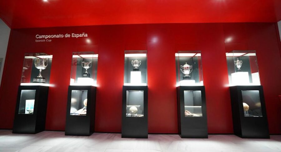 Sevilla: Ramón Sánchez Pizjuán Stadium Entry Ticket - Seeing the VIP box and media room