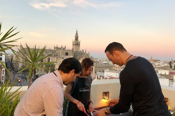 Sevilla: Rooftop Paella Cooking Class & 30-minute expert Q&A - Who should book this experience?