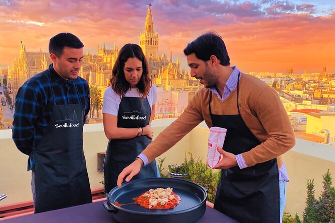 Sevilla: Rooftop Paella Cooking Class & 30-minute expert Q&A - Meeting at the Roman columns on Calle Mármoles
