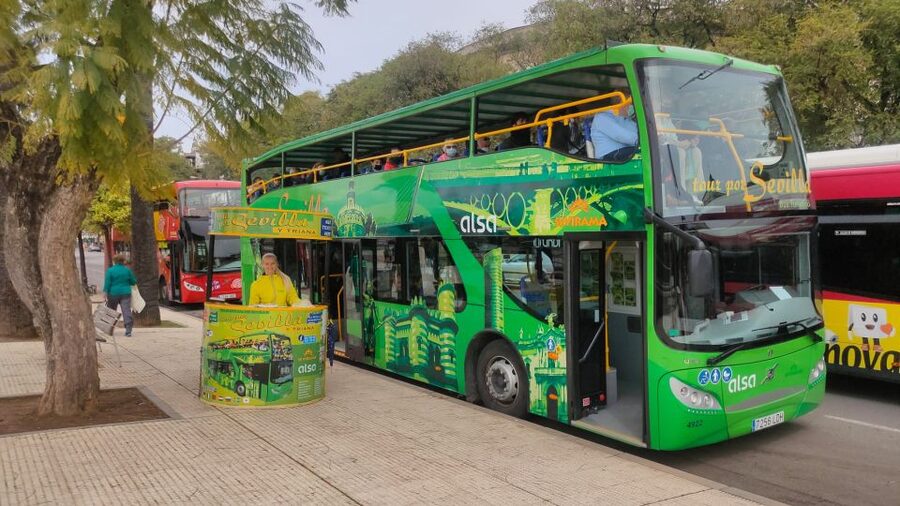 Seville: 2-Day Hop-on Hop-off Bus Ticket - Two walking tours, Santa Cruz and Triana