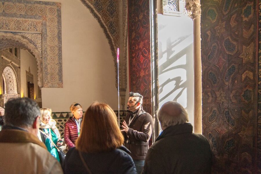 Seville: Alcázar and Cathedral Entry Ticket and Guided Tour - The guides make the difference