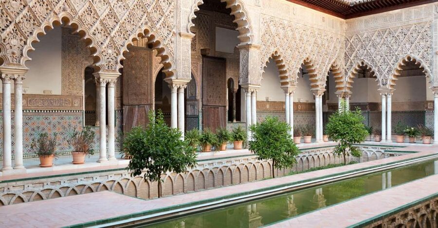 Seville: Alcázar, Cathedral & Giralda Fast Track Guided Tour - Seville Cathedral and the Patio de los Naranjos