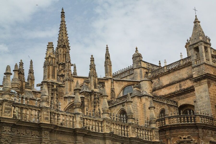 Seville: Alcázar, Cathedral & Giralda Fast Track Guided Tour - The Giralda climb and the best change of viewpoint