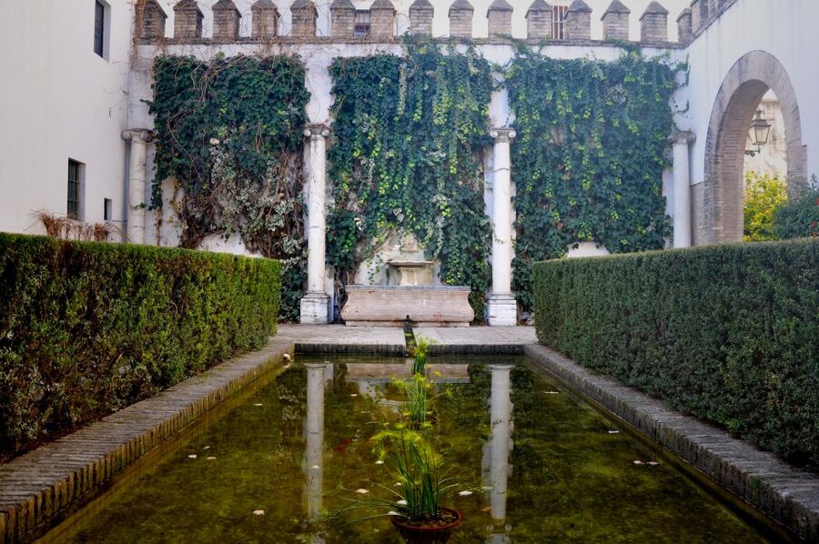 Seville: Alcazar & Cathedral Skip-the-Line Guided Tour - Inside the Alcazar royal palaces