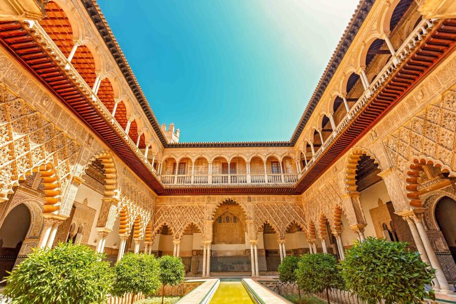 Seville: Alcázar Guided Palace Tour with Priority Access - Courtyards where architecture does the talking