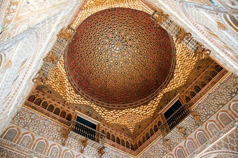 Seville: Alcazar Skip-the-Line Guided Tour with Tickets - Entering an 11-century palace