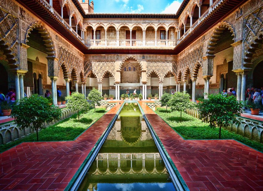 Seville: Alcázar Tour with Tickets Included - The gardens need more than a quick glance