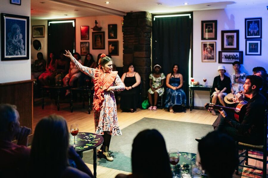 Seville: Baraka Sala Flamenca Show with Drink in Triana - Why flamenco feels different in Triana