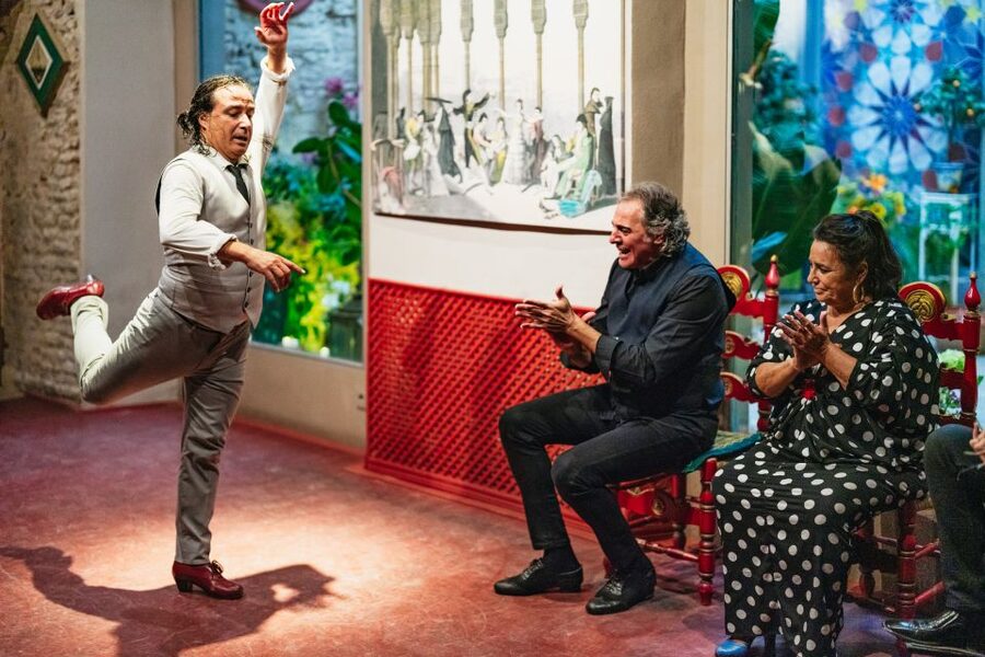 Seville: Casa de la Memoria Flamenco Show - Simple etiquette and practical tips