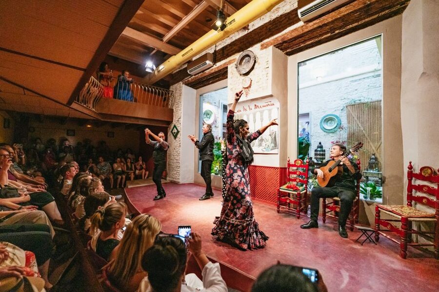 Seville: Casa de la Memoria Flamenco Show - From voucher to seat at c/ Cuna 6