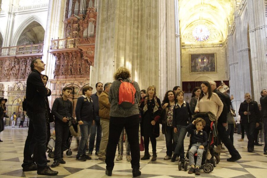 Seville: Cathedral and Giralda Skip-the-line Guided Tour - The Patio de los Naranjos
