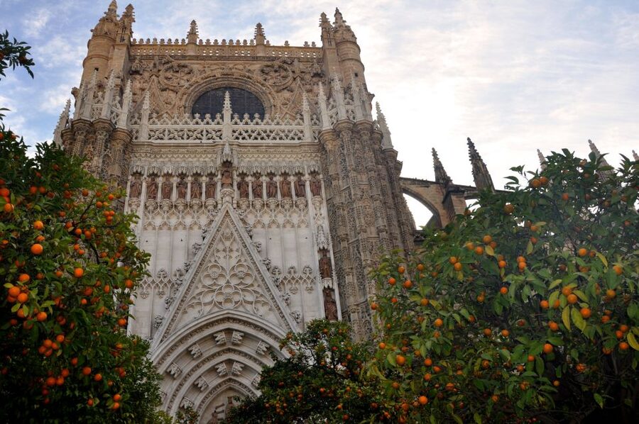 Seville Cathedral and Giralda Tower Guided Tour and Tickets - Timing, crowds, and how long to allow