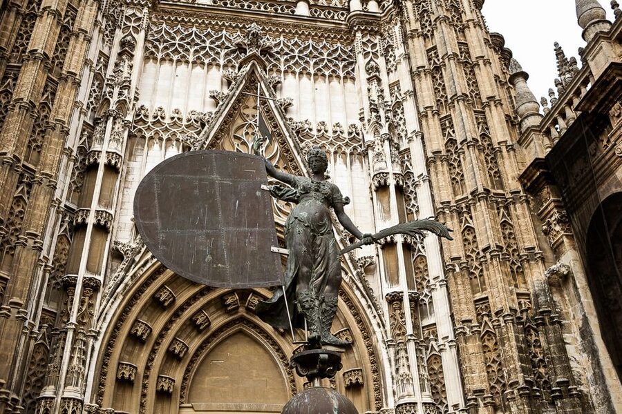 Seville: Cathedral and La Giralda Entry Ticket - Who should book this experience?