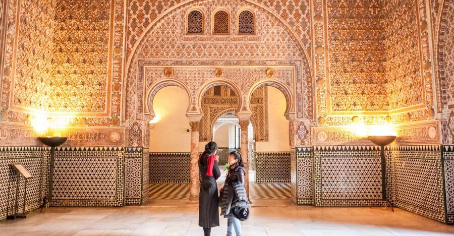 Seville: Cathedral, Giralda & Alcazar Entry With Guided Tour - Who will get the most from this tour?