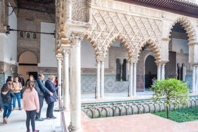 Cathedral, Giralda & Alcazar Entry With Guided Tour