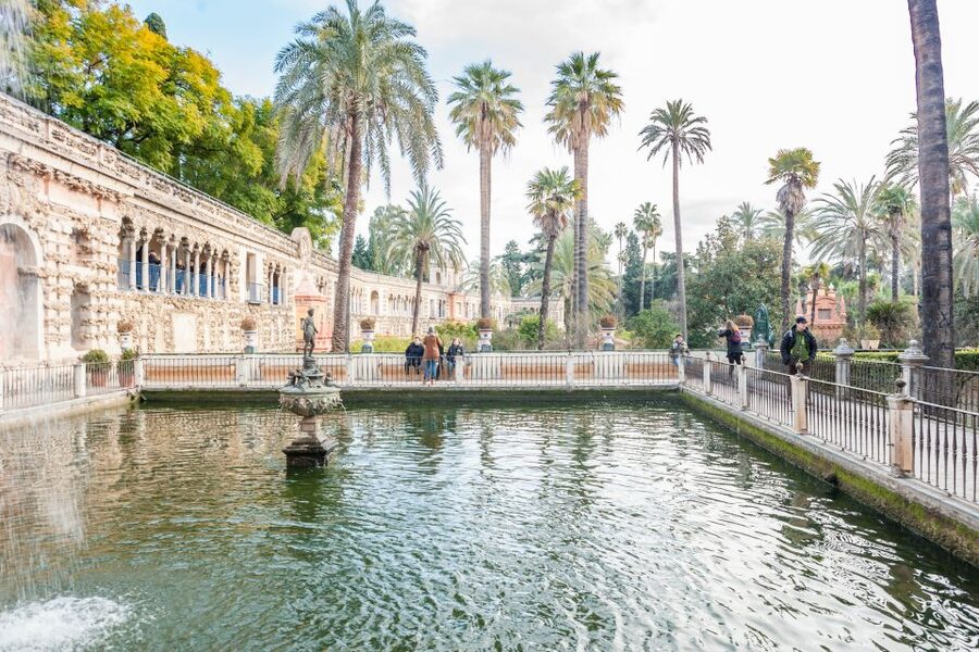 Seville: Cathedral, Giralda & Alcazar Entry With Guided Tour - Climbing the Giralda without ordinary stairs