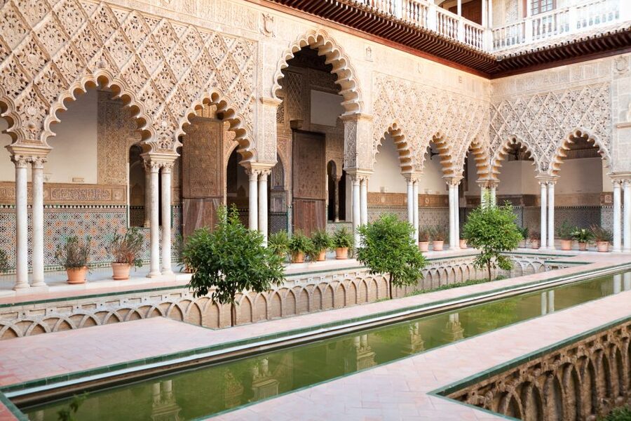 Seville: Cathedral, Giralda & Alcazar Entry With Guided Tour - Time, heat, and the physical side of the visit