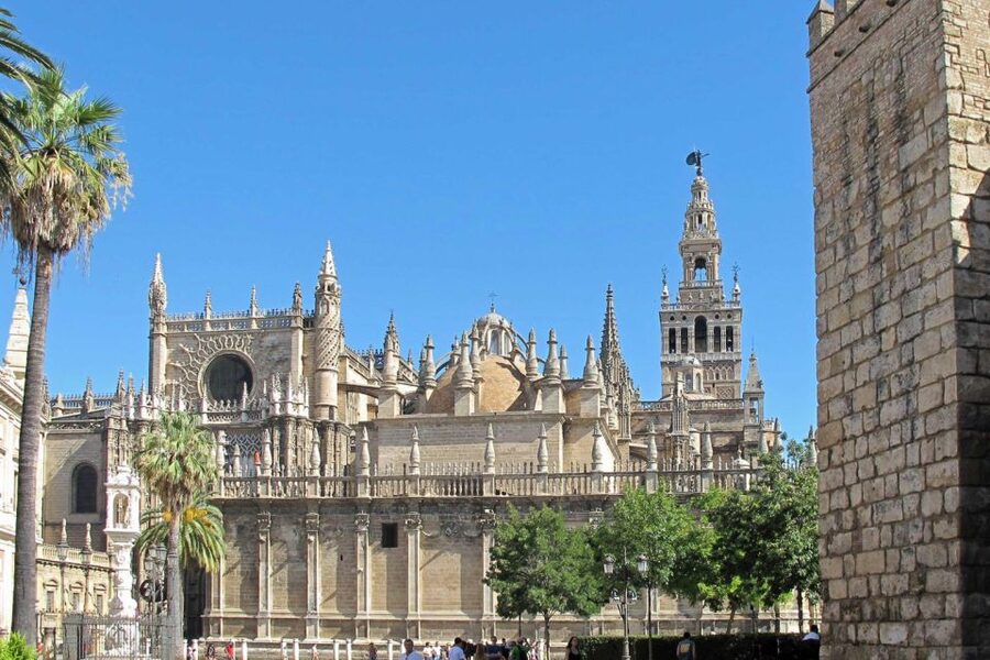 Seville: Cathedral, Giralda & Alcázar Guided Tour - Tips for getting more from the visit