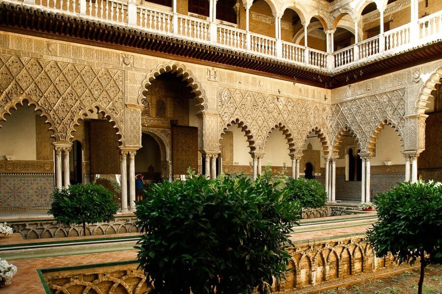 Seville: Cathedral, Giralda & Alcázar Guided Tour - The Alcázar, where palace history keeps evolving