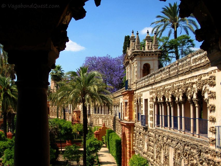 Seville: Cathedral, Giralda & Alcázar Guided Tour - Group size, pace, and physical demands