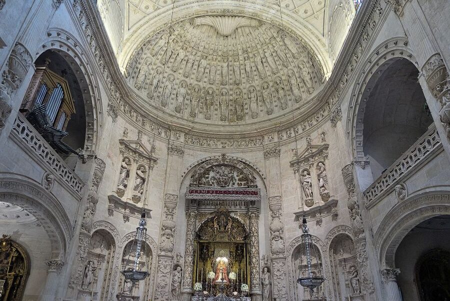 Seville: Cathedral & Giralda Guided Tour with Entry Tickets - What to wear and bring