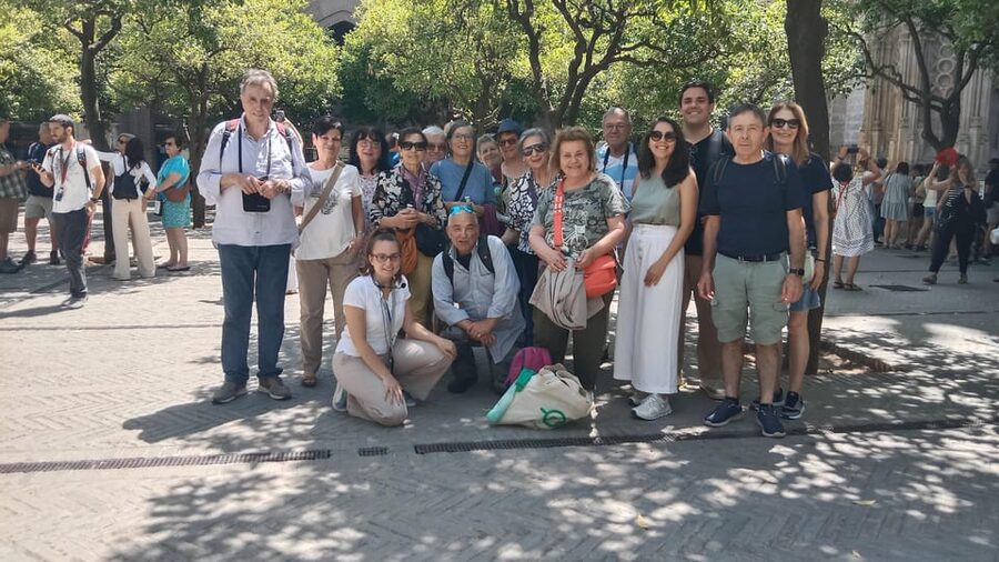 Seville: Cathedral & Giralda Guided Tour with Tickets - Starting at Naturanda on Calle Francos