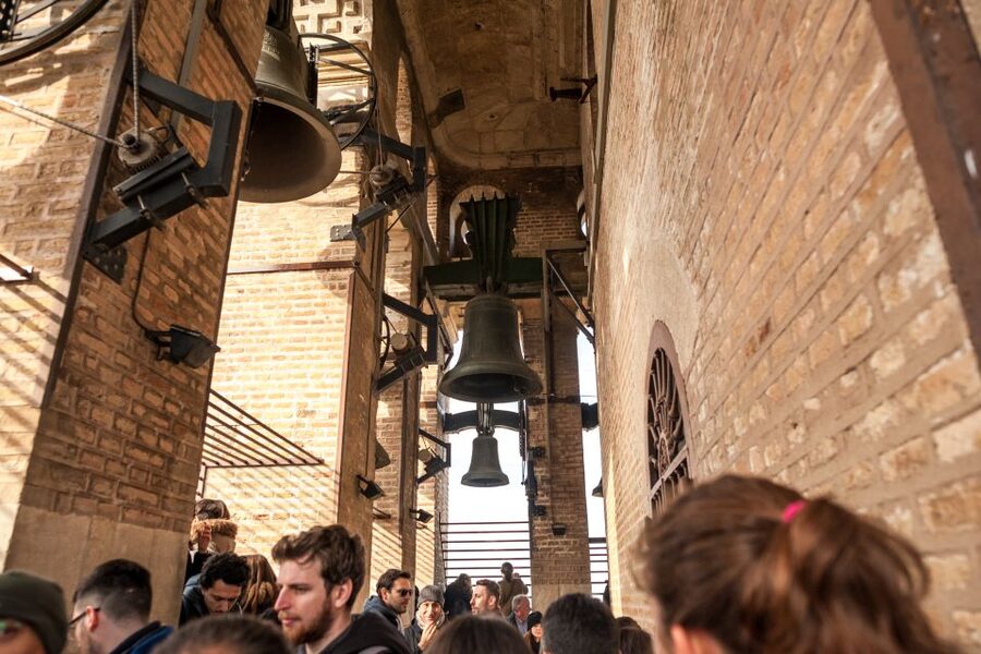 Seville: Cathedral Guided Tour with Priority Access - When to go and what to wear