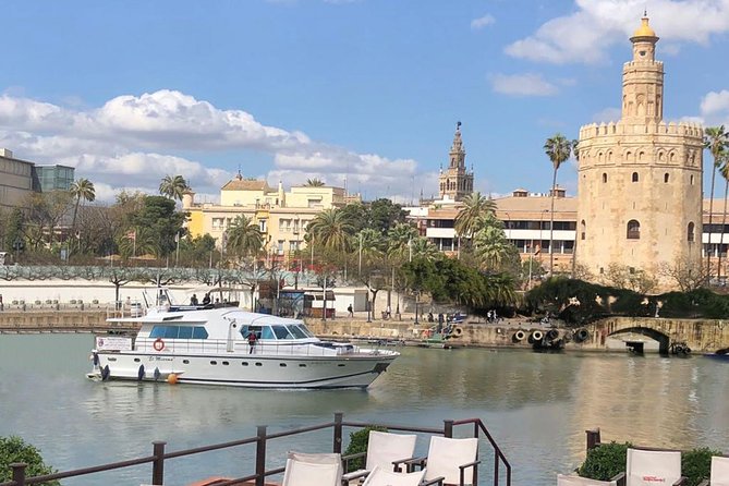 Seville: Cruise along the Guadalquivir River with appetizer - When the commentary matters most