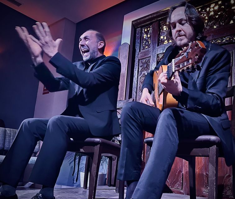 Seville: Flamenco Show at Tablao Almoraima in Triana - The drink and premium food options