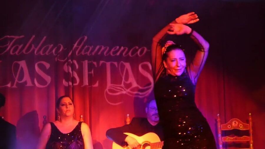 Seville: Flamenco Show & Roof Dinner with Cathedral Views - The walk to Hotel Abba Sevilla