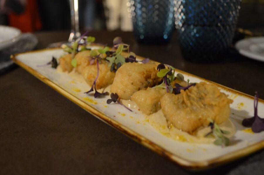 Seville: Flamenco Show & Roof Dinner with Cathedral Views - A rooftop dinner with Cathedral views
