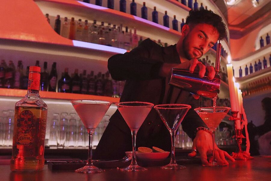 Seville: Flamenco Show Ticket at Tablao Flamenco Las Setas - Why the performers are the main reason to book