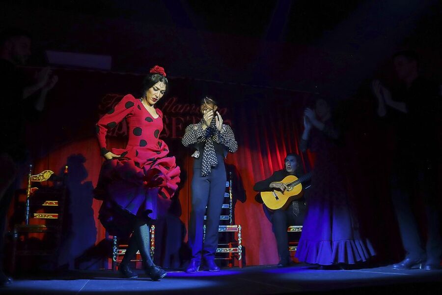 Seville: Flamenco Show Ticket at Tablao Flamenco Las Setas - My call: book it if you want close-up flamenco