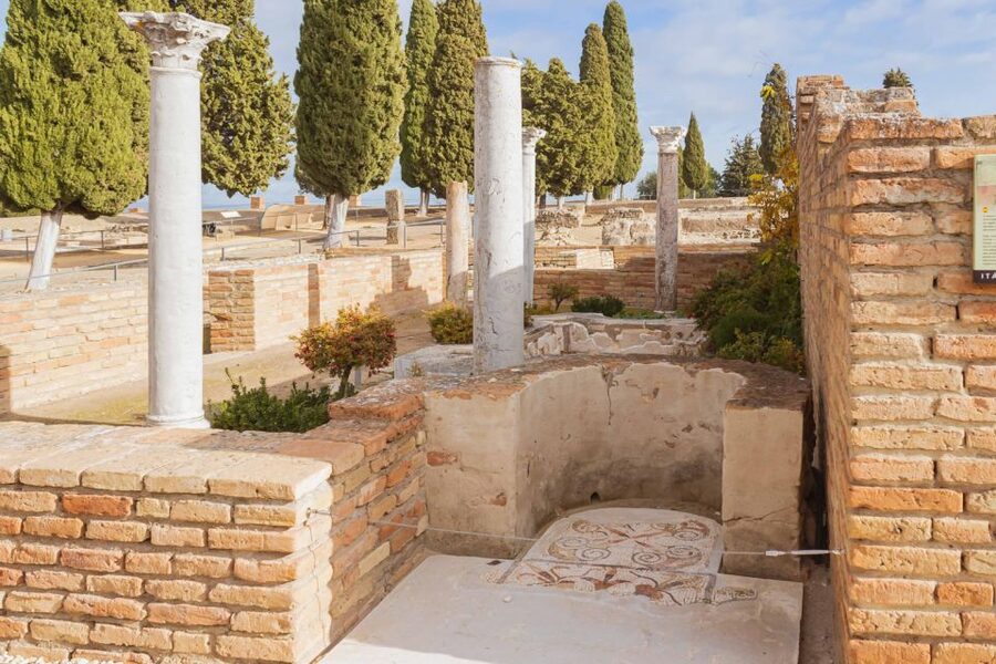 Seville: Game of Thrones and Roman Empire Italica Tour - Casa de los Pájaros: a closer look at a Roman house