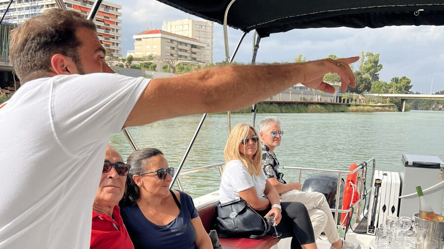 Seville: Guadalquivir River Boat Tour - Finding the Pier at Puente de San Telmo