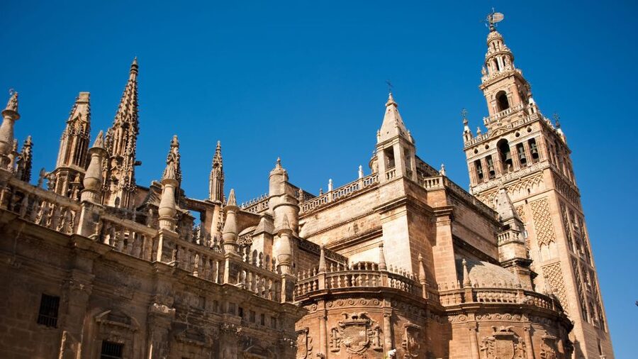 Seville: Guided Tour with Cathedral & Giralda Entrance - Key points to know before booking