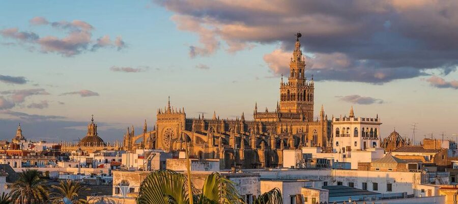 Seville: Guided Tour with Cathedral & Giralda Entrance - The Giralda entrance adds real value